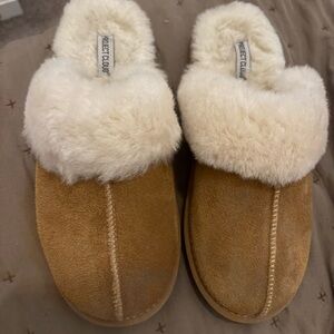 Women's Tan Slippers